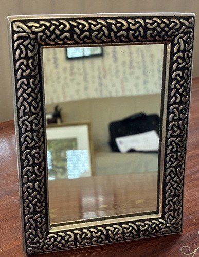 Beautiful justin easel back - beautiful, easel-back