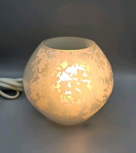 Ikea knubbig lamp - glass, white