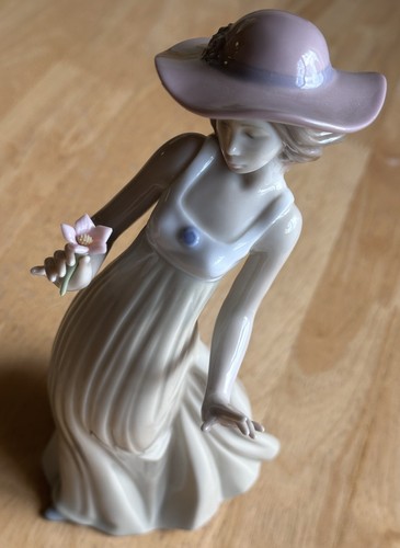 Lladro nao gentle - ❌lladro, ‘gentle
