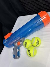 Nerf Dog Tennis Ball Blaster Includes 3 Balls DOG WALKER WALKING PET DOGS 