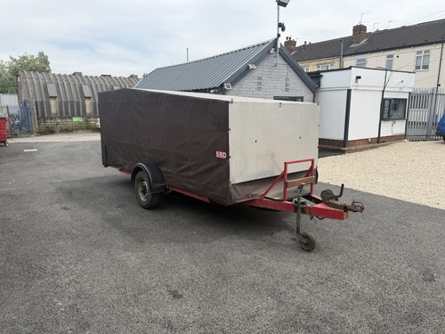 Enclosed car transporter - enclosed,