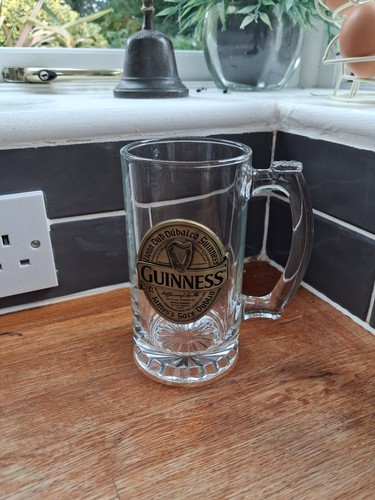 Guinness beer tankard badge - beer,