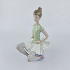 Lladro Laura Sitting Ballerina 1360 Porcelain Model Figurine Ornament Vintage