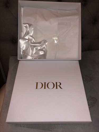 Christian dior empty gift - 🎀,