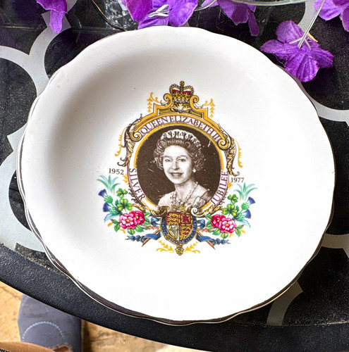 Royal grafton bone china qeii - grafton,