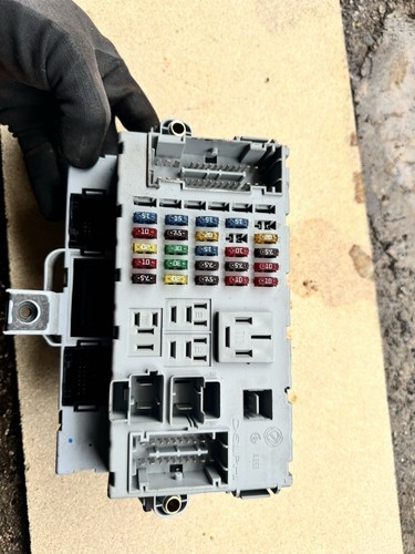 Fuse box for fiat doblo - fiat, 2004