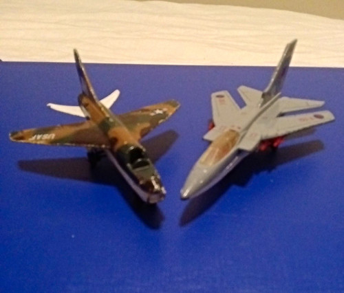 Diecast military airplane - 2x,