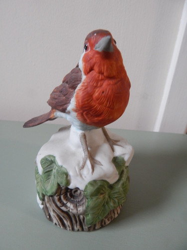 Porcelain vintage robin - porcelain,