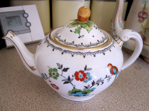 Plant tuscan tea pot - pot, bird