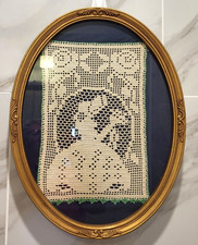 Vintage Lacework in Gold Oval