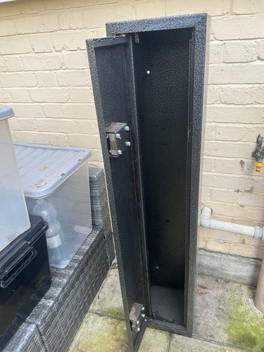 Metal gun cabinet with - metal,