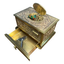 Gilt singing bird - singing, box