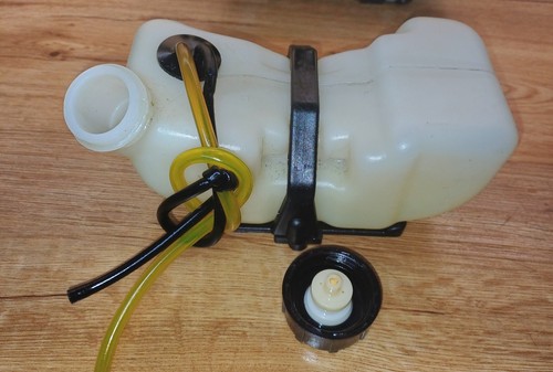 2wd petrol tank bracket - fg,