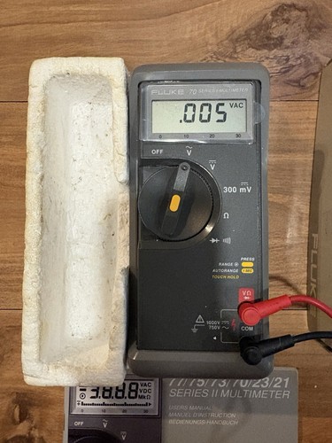 Fluke series multimeter - 70,