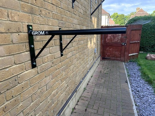 Wall mounted dip - wall,