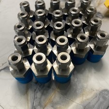 Lot Of  12 Swagelok Ss-400-1-8