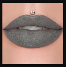 NIB Jeffree Star Velvet Trap