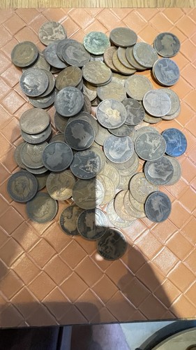 Lot old pennies - of,