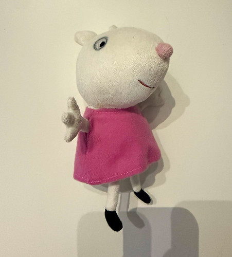 Peppa pig suzy - pig, sheep