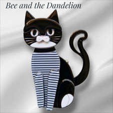 Cute Acrylic Black and White Cat  Modern 2D Layered Brooch / Pin