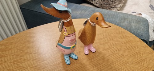 Wooden duck figurine pair - ,