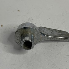 MGB  INSIDE LOCKING KNOB FOR