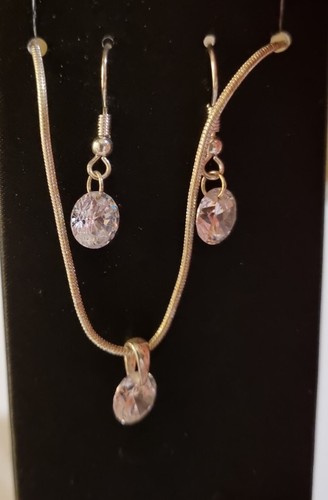 Gorgeous earings and necklace - earings,
