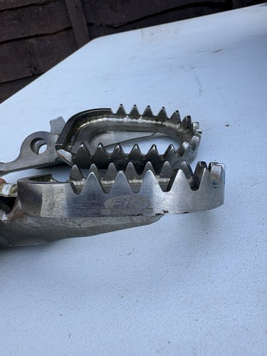 Kxf foot pegs - foot, fir