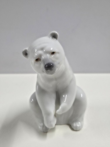 Lladro white bear figurine - bear,