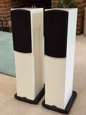 Neat Motive 2 Stereo Speakers in White