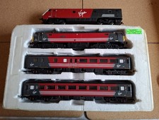 Hornby R2677 Virgin Trains Class 47 Diesel Loco  2 x mk2 coaches & Class 43 car