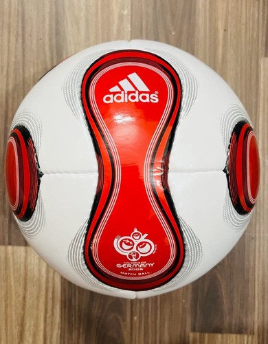 Adidas teamgeist football - adidas,