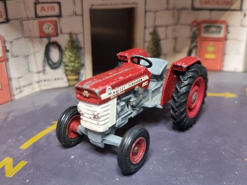 Corgi toys massey - 66,