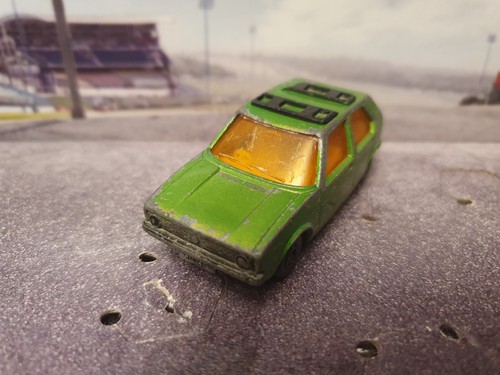 Matchbox volkswagen golf - matchbox,