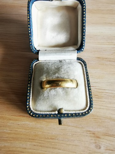 Vintage solid 22ct - , gold