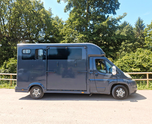 Equi trek horse box 5 - equi-trek, box.