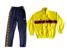 Vintage 90s Umbro Nylon Full