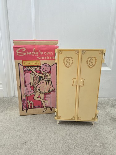 Vintage sindy s - 60's, own