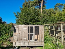 Chicken house, coop, Smith sectional. Mackworth