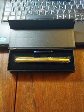 Gold Metal Fountain Pen ''Genius Iridium'' Nib.  Cased with ink refill  SEE DESC