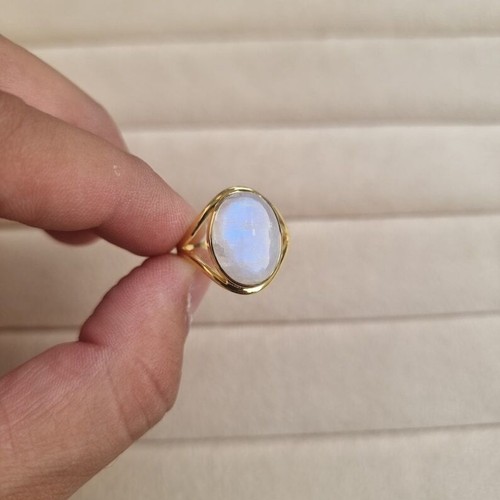 Emerald cut aquamarine - aquamarine, round