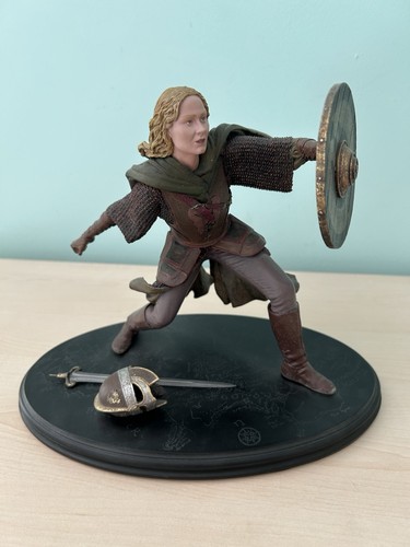 Eowyn shield maiden statue - eowyn,