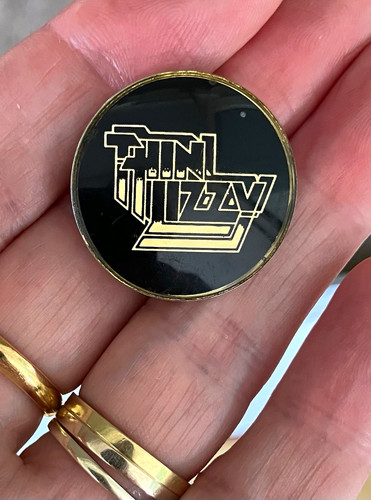 Thin lizzy black gold round - lizzy, &