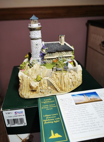 Rare lilliput lane lundy - lilliput,
