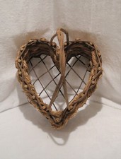 RUSTIC HEART SHAPED WOVEN