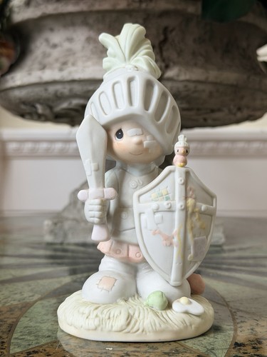 Precious moments figurine - moments,