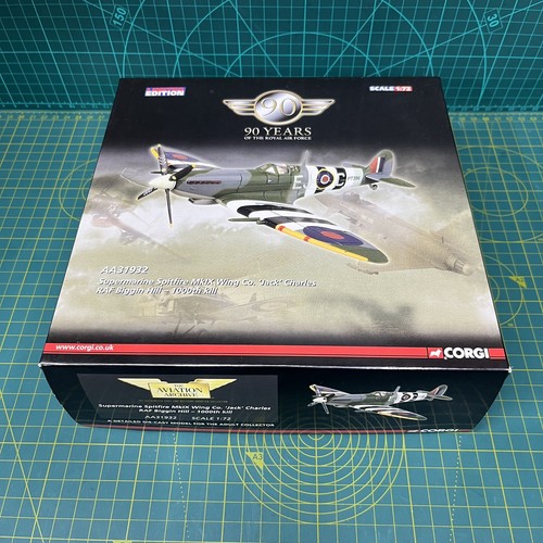 Corgi aa31932 spitfire - corgi, 1:72