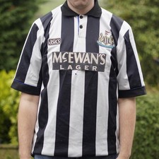 1994/95 Newcastle United Home Shirt by Asics.Size: XL