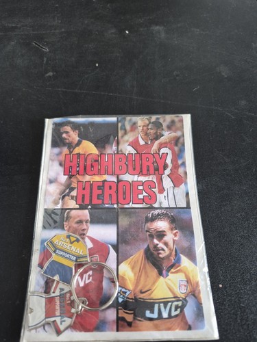 Arsenal pin badge and key - and,
