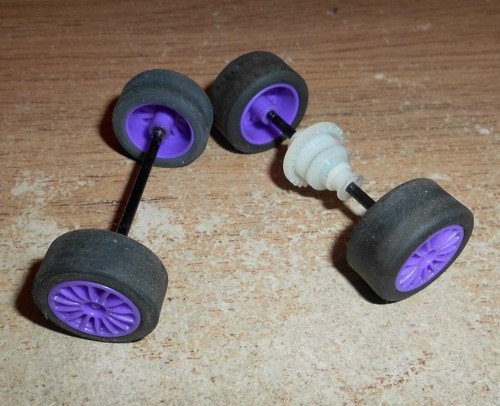 Scalextric purple wheels - , &